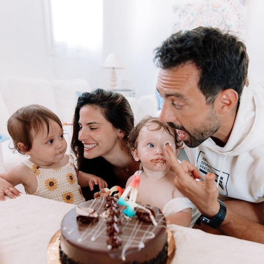 Τα διδυμάκια της Χριστίνας Μπόμπα πασαλειμμένα με σοκολάτα