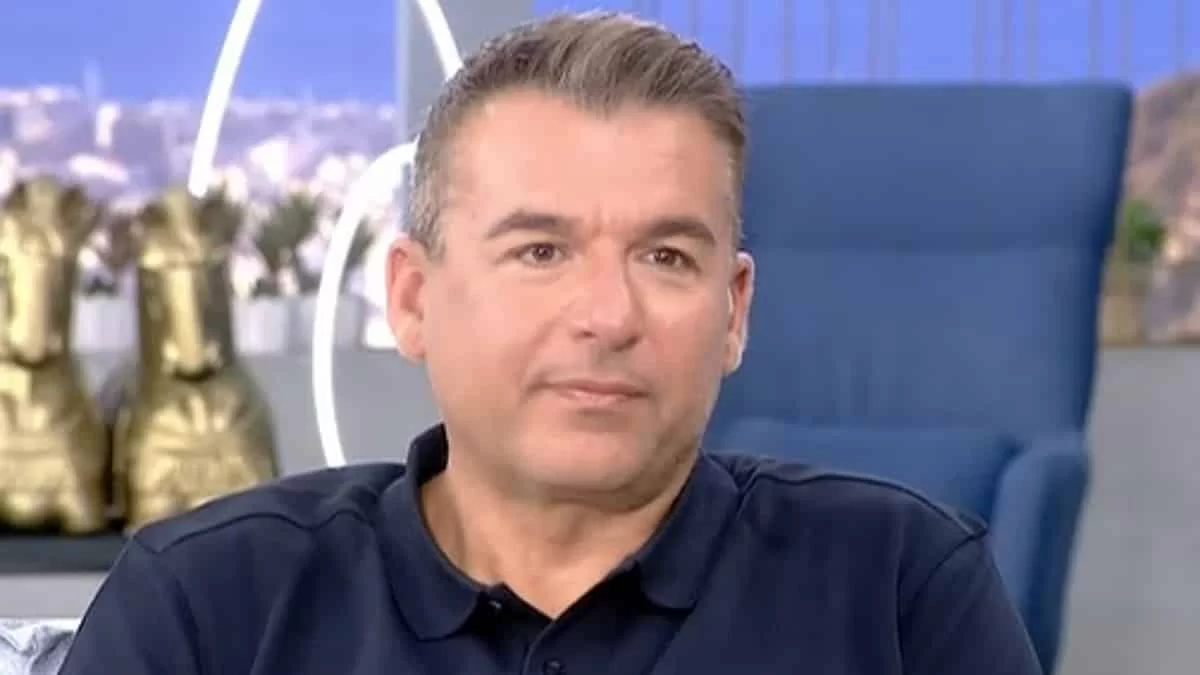 Με τους γιους του στα νησιά των Κυκλάδων - Εκεί βρήκαν τα ευχάριστα τον Γιώργο Λιάγκα από τον Αντ1