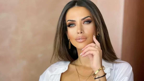 Έχει cozy κουζίνα και τεράστια πισίνα - Το υπερπολυτελές σπίτι της Έλλης Γελεβεσάκη στη Γλυφάδα