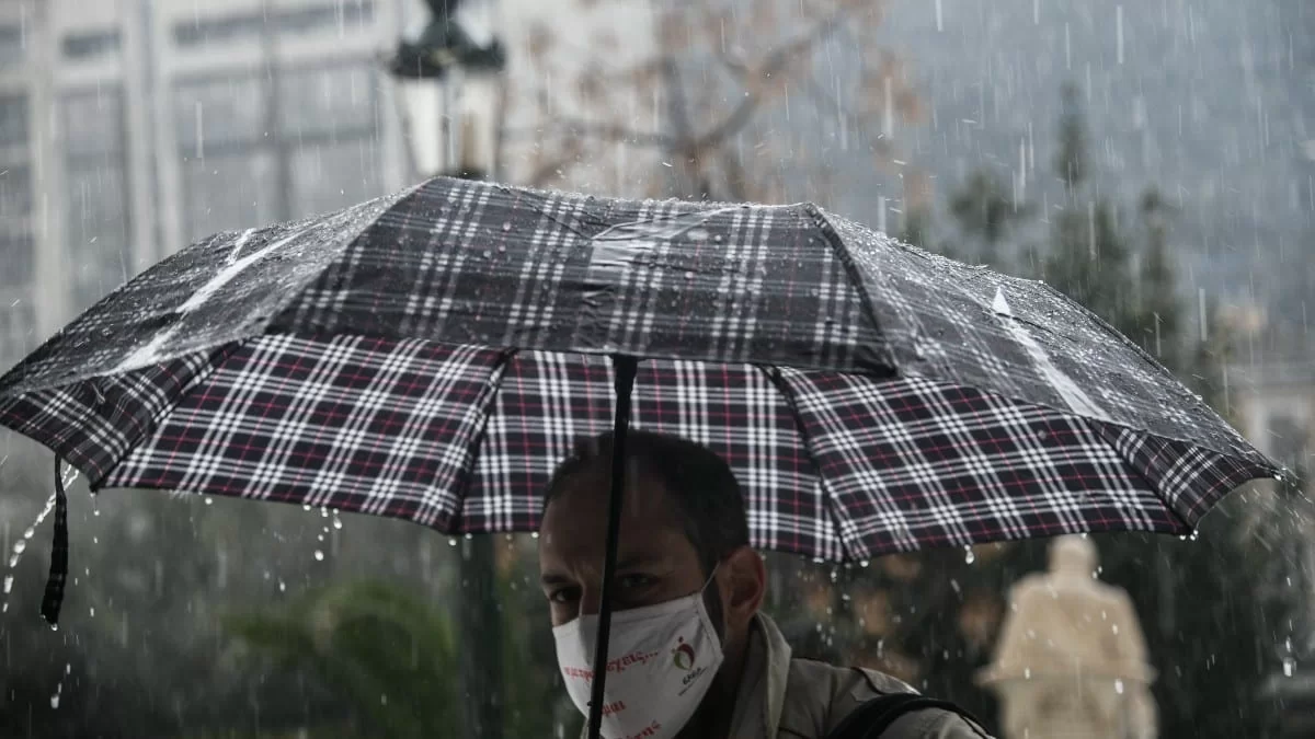 Σημαντική ανακοίνωση από τον Κλέαρχο Μαρουσάκη - Βροχές και καταιγίδες τις επόμενες ώρες