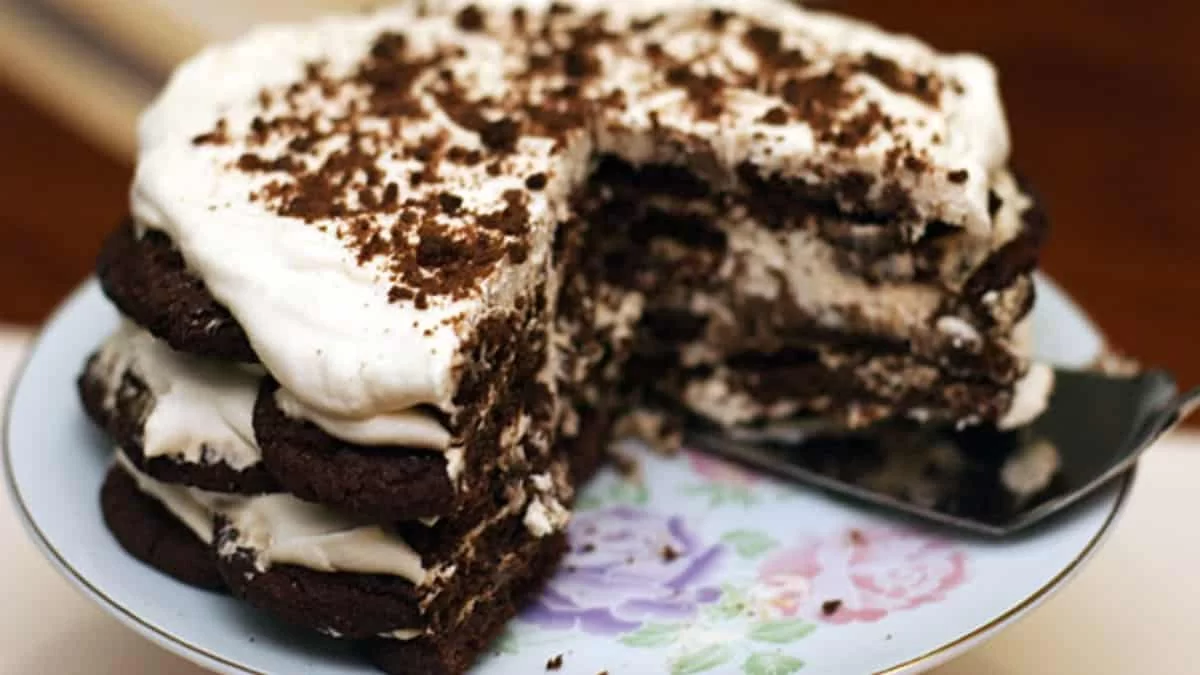 Εύκολο και γρήγορο κρεμένιο γλυκό ψυγείου - Έτοιμο σε 5 λεπτά μόνο με 2 υλικά