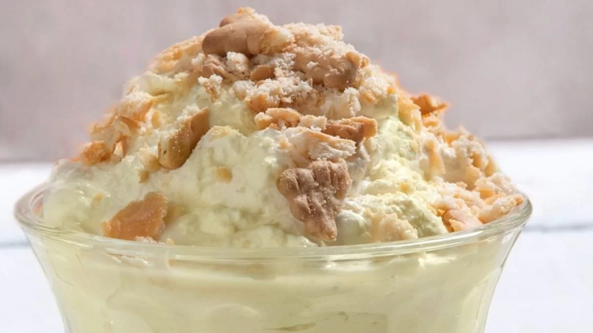 Λίγες θερμίδες και μόνο 4 υλικά: Το γλυκό ψυγείου που είναι έτοιμο σε 8 λεπτά