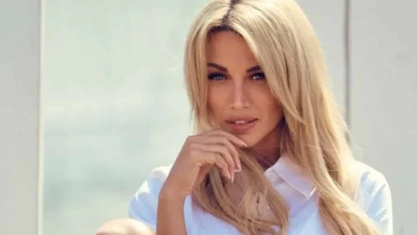 Κουράστηκε να κρύβεται - Η ολόσωμη φωτογραφία της Σπυροπούλου με μαγιό που λέει πολλά για την εγκυμοσύνη