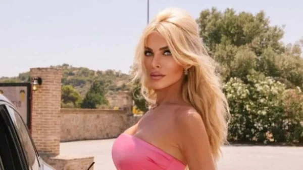 Έβγαλε τις τρέσες και έγινε άλλος άνθρωπος -  Η εντυπωσιακή καλοκαιρινή αλλαγή της Κατερίνας Καινούργιου