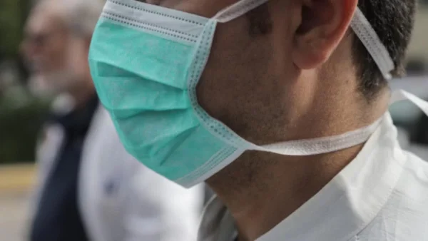 Αθανάσιος Εξαδάκτυλος στο ΣΚΑΙ: ''Μπορεί να χρειαστεί να ξαναγίνουν υποχρεωτικές οι μάσκες''