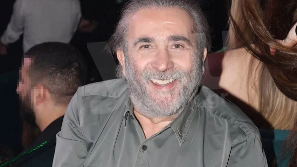 Στο τσακίρ κέφι ο Λάκης Λαζόπουλος - Χορεύει ζεϊμπέκικο στο Καστελόριζο