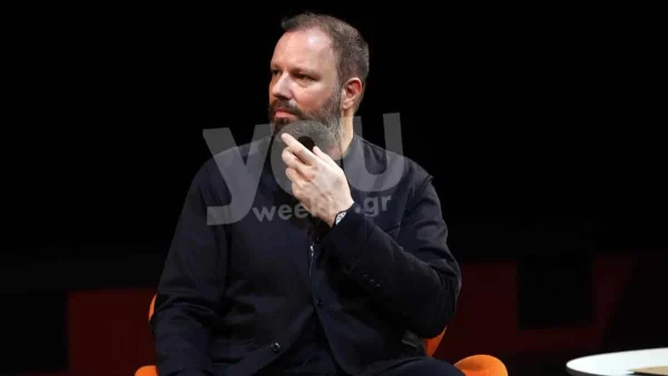 Σε θερινό κινηματογράφο κρατώντας αναψυκτικά - Η σπάνια έξοδος του Γιώργου Λάνθιμου με την σύντροφό του