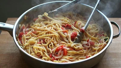 Δεν θα χρειάζεται να τα δοκιμάζετε ανά 2 λεπτά - 5 τρόποι για να καταλάβετε ότι τα μακαρόνια είναι έτοιμα