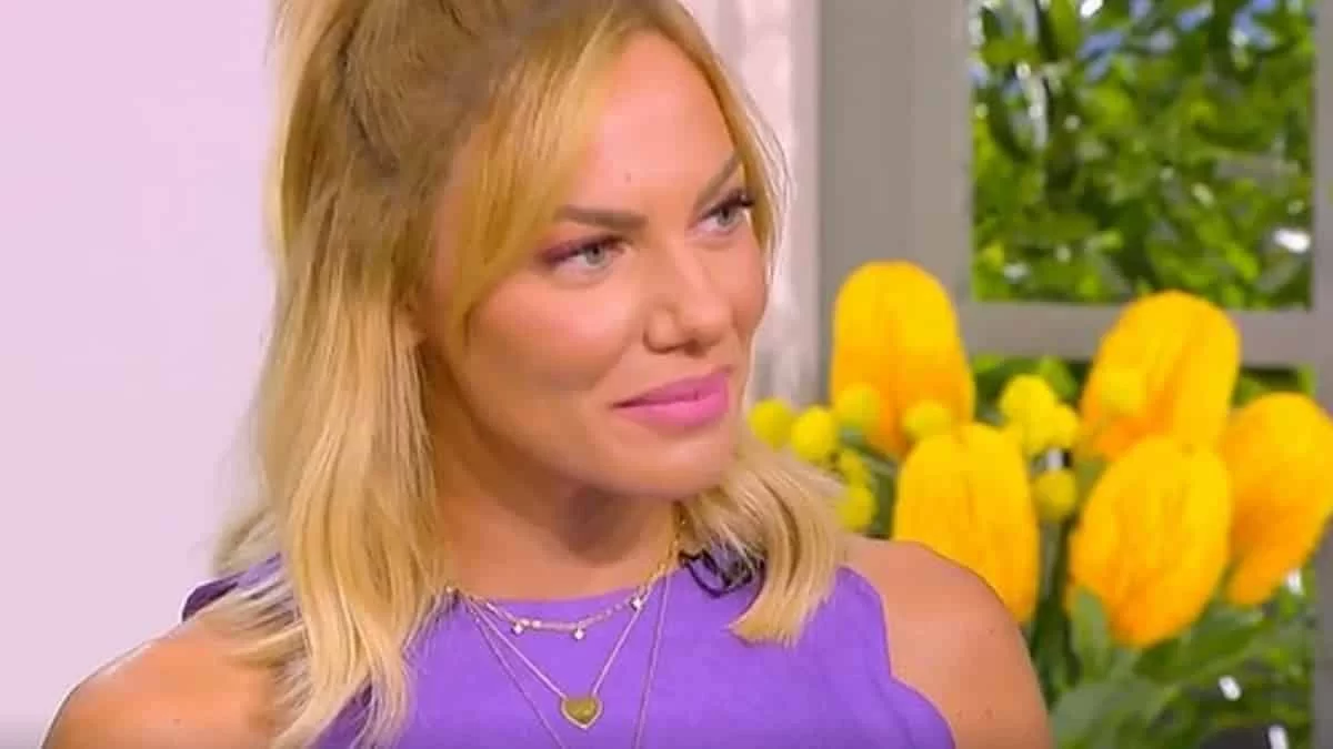 Αχτένιστη χωρίς ίχνος μακιγιάζ και φίλτρα - Το πραγματικό πρόσωπο της Ιωάννας Μαλέσκου