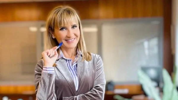 «Σε κάποιου άλλου τη ζωή...» - Η αινιγματική ανάρτηση της Μάρας Ζαχαρέα από τις διακοπές της στην Πάρο