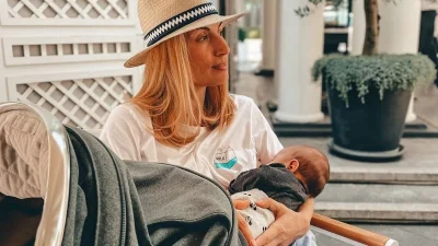 Πλέει σε πελάγη ευτυχίας η Μαρία Ηλιάκη - Πόζαρε αγκαλιά με την κόρη της