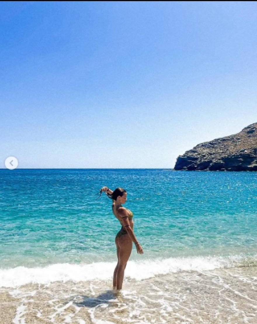 Γαία Μερκούρη - Διακοπές στην Άνδρο 