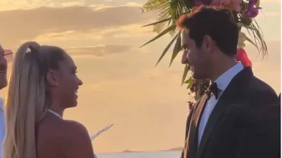 Χαμός από πυροτεχνήματα - Ξεκίνησε το γλέντι του γάμου της Κόνι Μεταξά και του Μάριου Καπότση