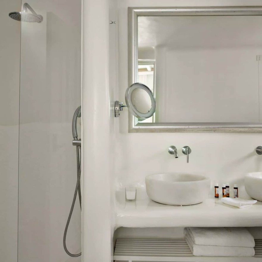 Cavo Tagoo - Πόσο κοστίζει μια βραδιά στο Cavo Tagoo