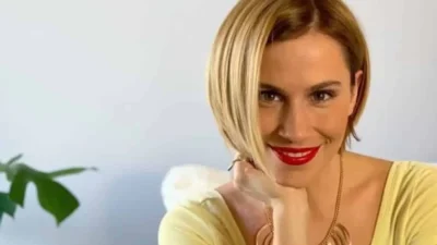 Στιγμές ευτυχίας για τη Νάντια Μπουλέ - Ξέγνιαστη βόλτα με την κόρη της πλάι στο κύμα