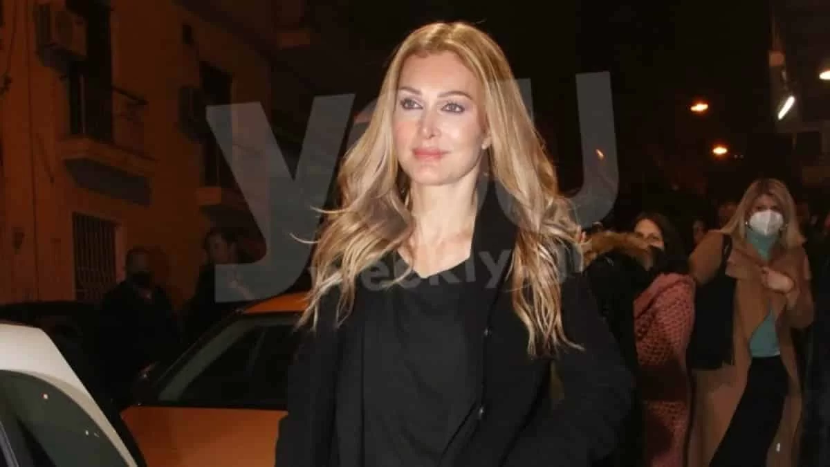 Με μάρμαρα και χρυσούς δίσκους στους τοίχους - Όνειρο το σπίτι της Θεοδωρίδου στα Νότια