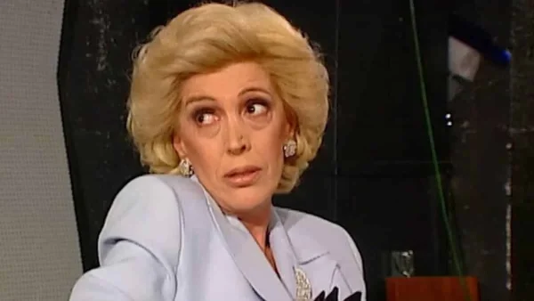 «Η Ντένη πήγε να βρει τον Κωνσταντίνο της!» - Λύγισε το Twitter με την επιστροφή των Δύο Ξένων στο Mega