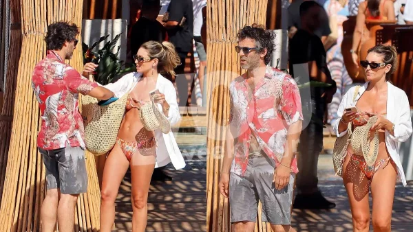 Σούσουρο σε παραλία της Μυκόνου με την Οικονομάκου και τον Μιχόπουλο - Αποκλειστικές φωτογραφίες