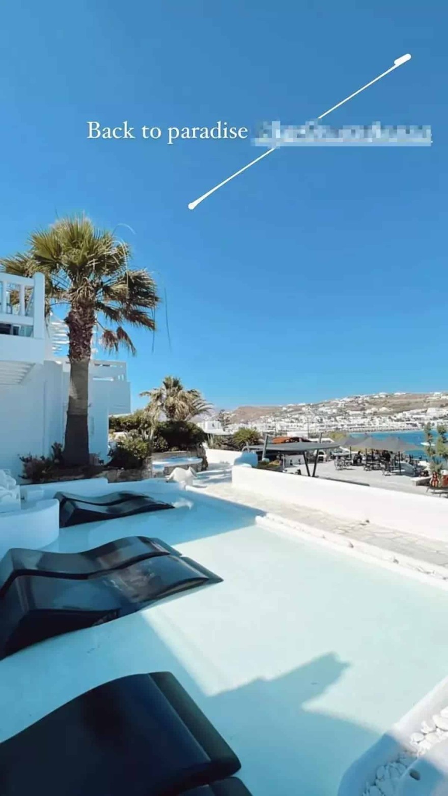 Η Αθηνά Οικονομάκου στη Μύκονο