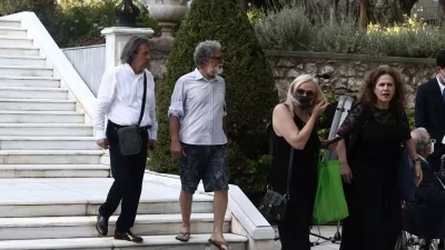 To «Σωματείο Εργαζομένων Καλλιτεχνών Ορχηστρών και Χορωδίας» της ΕΡΤ απαντά για τη σαγιονάρα στο Μέγαρο