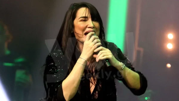 Έγκυος και η Πάολα; Το βίντεο από συναυλία της με φουσκωμένη κοιλιά