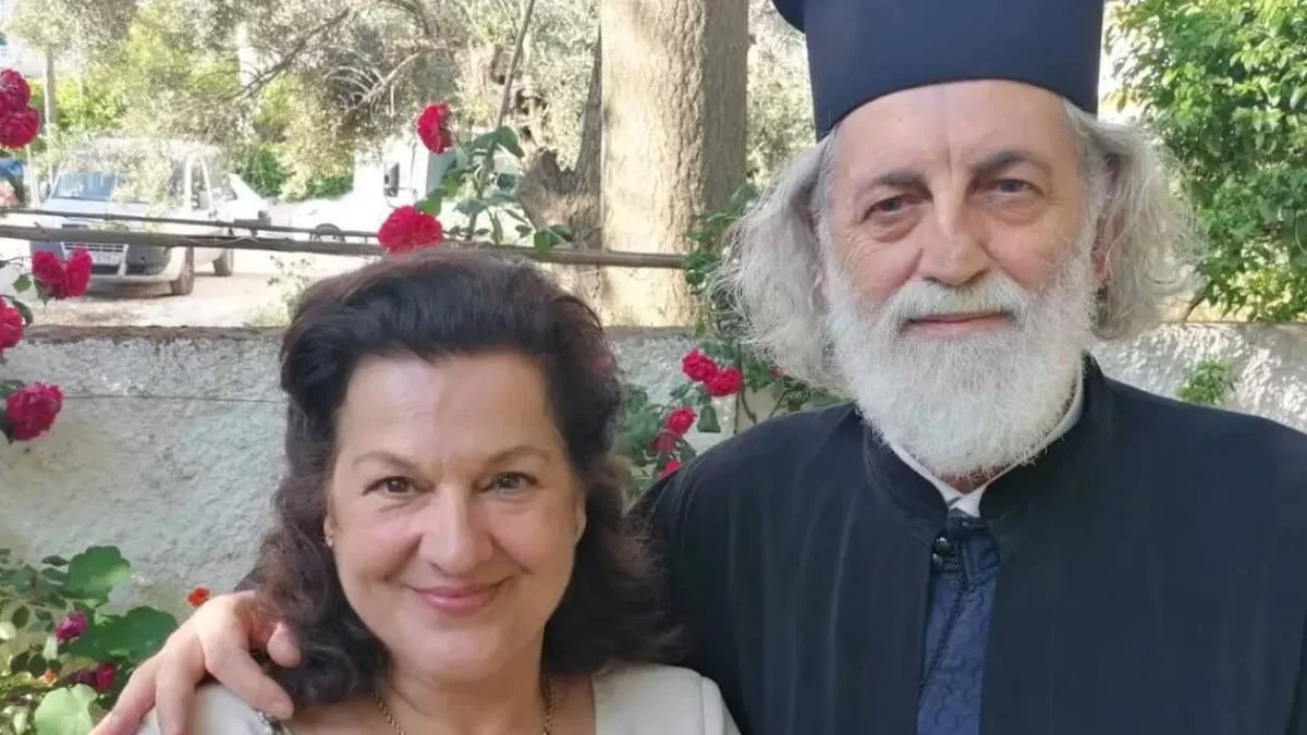 Στέλλα Γκίκα: Η παπαδιά του Σασμού πόζαρε με μαγιό και "έριξε" το Instagram