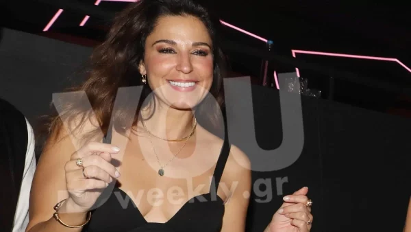 Πολύ γραμμωμένη και με στεγνά πόδια - Το εντυπωσιακό σώμα της Κατερίνας Παπουτσάκη με μαγιό