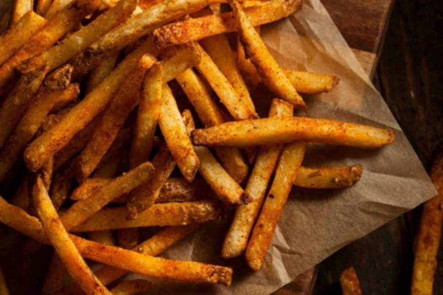 Για αυτό πρέπει να αποφεύγετε να καίτε τις πατάτες στο τηγάνισμα