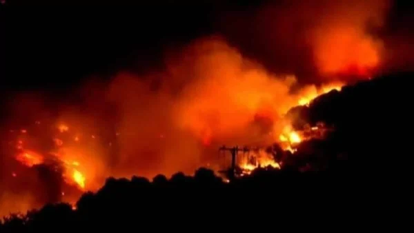 Φωτιά Ρέθυμνο: Η πύρινη λαίλαπα καραδοκεί - Έδιναν μάχη με τους δυνατούς ανέμους όλη νύχτα