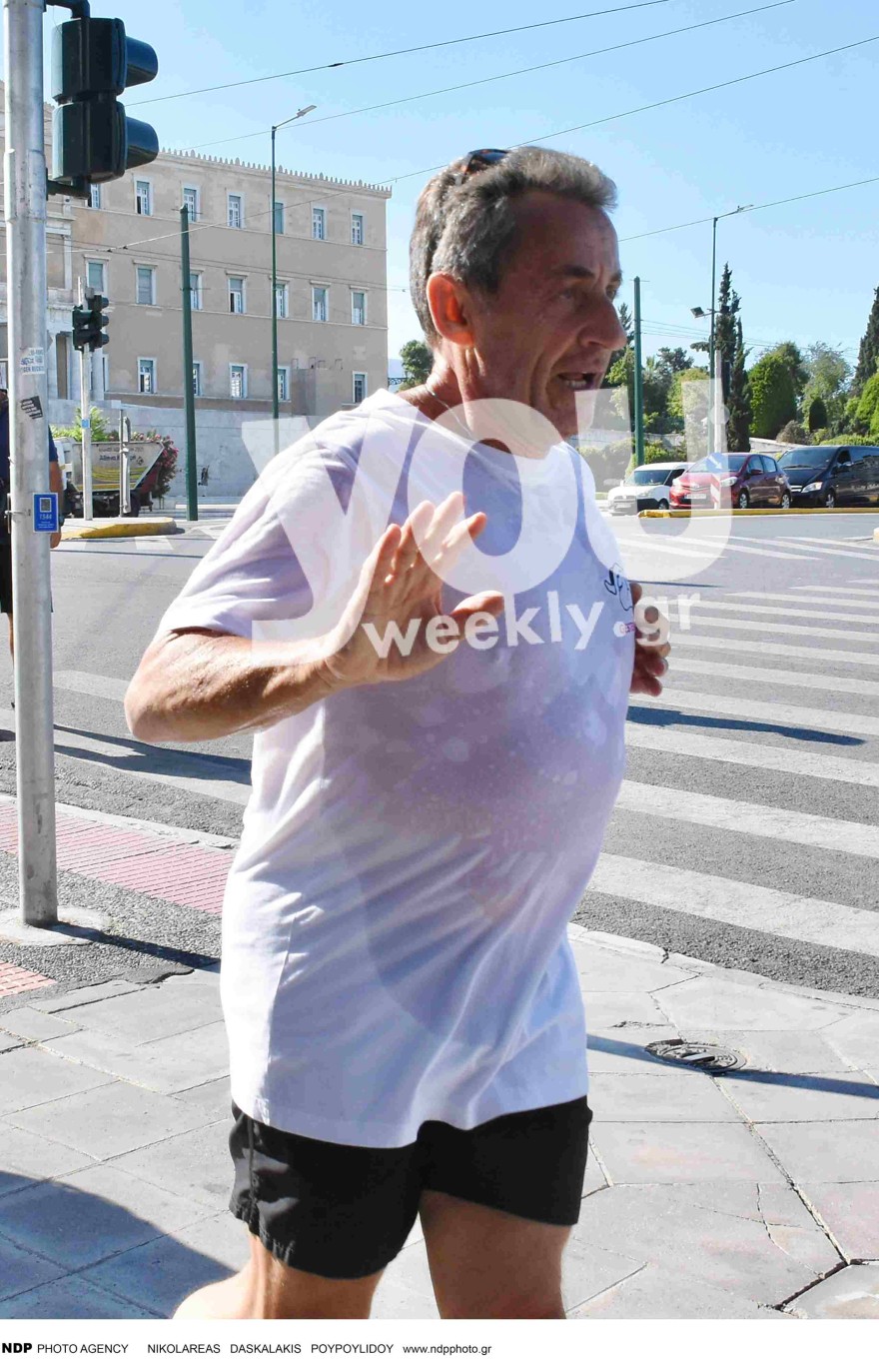 Ο Σαρκοζί ιδρωμένος για τζόκινγκ