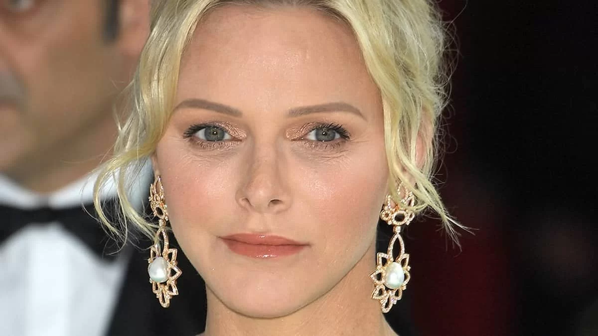 Έκανε την πρώτη της εμφάνιση μετά το θρίλερ με την εξαφάνισή της - Στο πλευρό του Αλβέρτου η Σαρλίν του Μονακό