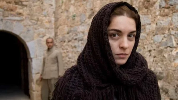 «Μια νύχτα του Αυγούστου»: Η Γιουλίκα Σκαφιδά δημοσιεύει τις πρώτες φωτογραφίες από τα γυρίσματα της πολυαναμενόμενης σειράς