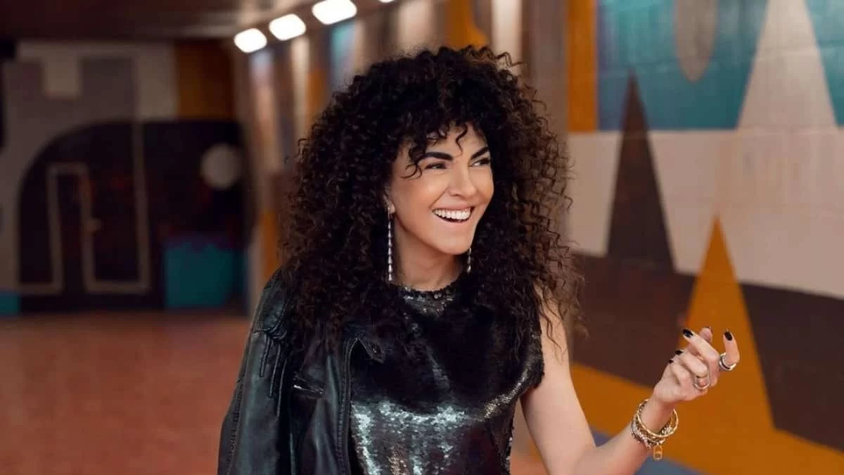 Με ράστα στα μαλλιά και σχεδόν ανύπαρκτο μπικίνι - Αγνώριστη η σημερινή εικόνα της Μαρίας Σολωμού