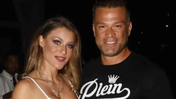 Κώστας Σόμμερ - Βαλεντίνη Παπαδάκη  : Ο μικρός τους Ιάσωνας μεγάλωσε και έκανε τα πρώτα του βήματα