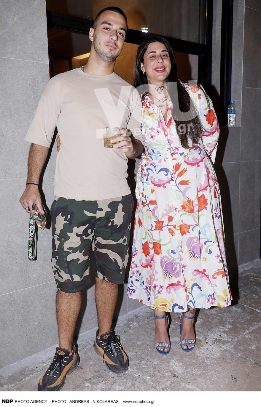 Super Κική και σύντροφος θέατρο