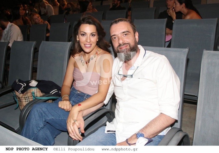 Τσαφούλιας και Μενενάκου κρατιούνται χέρι - χέρι στο Θέατρο