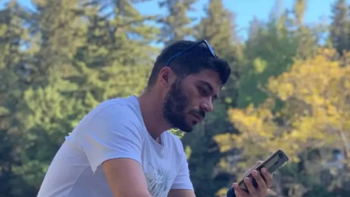 «Είναι πολύ κακό...» - Ο Άρης Τσάπης ο Θανάσης από το Ευτυχισμένοι μαζί ''έσφαξε'' με το γάντι όσους τον κακολογούν για τη νέα του δουλειά