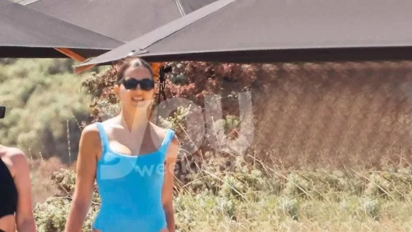 Μια φιλία που λίγοι γνωρίζουν - Τα κοινά μπάνια της Τσιμτσιλή με τον Χρήστο Φερεντίνο στην Πάρο