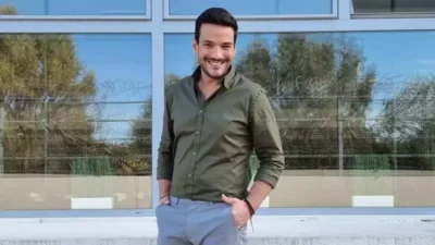 Καλοκαιρινή εξόρμηση για τον Κώστα Τσουρό - Άφησε προσωρινά τη Σκιάθο και αγάπησε την Ίο