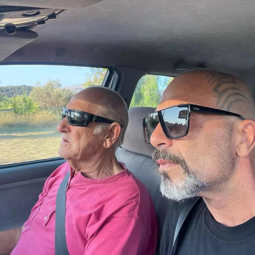 Η σπάνια φωτογραφία του Βαλάντη με τον πατέρα του