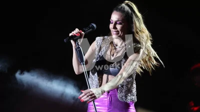 Είχε πολλά ακάλυπτα σημεία και φτερά - Ποικίλες αντιδράσεις με την κολλητή ολόσωμη φόρμα της Βανδή