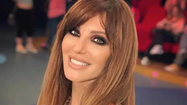 Με αποκαλυπτικό μπικίνι στα 58 της η Βίκυ Χατζηβασιλείου - Αναστάτωσε το Instagram κι όχι μόνο