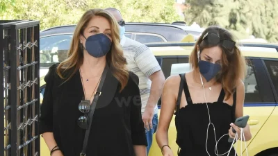 Μαυροφορεμένες και συγκινημένες Γκερέκου και Μαρία - Βαρύ το κλίμα στο ετήσιο μνημόσυνό του Βοσκόπουλου