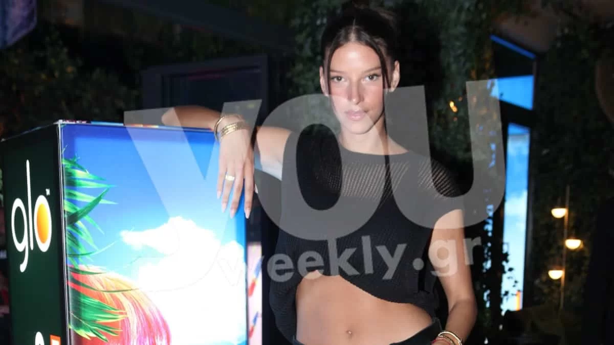 Πιο αδύνατη από ποτέ με μαύρο ολόσωμο μαγιό σε γιοτ - Ξέγνοιαστες διακοπές για τη Χαρά Παππά