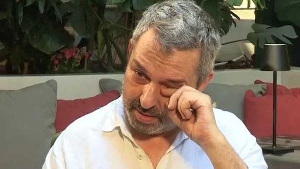 «Μου είπαν να φύγω από το σπίτι, αλλά τελικά δεν..» - Λύγισε ο Χρήστος Χατζηπαναγιώτης για την μεγάλη απώλεια στη ζωή του