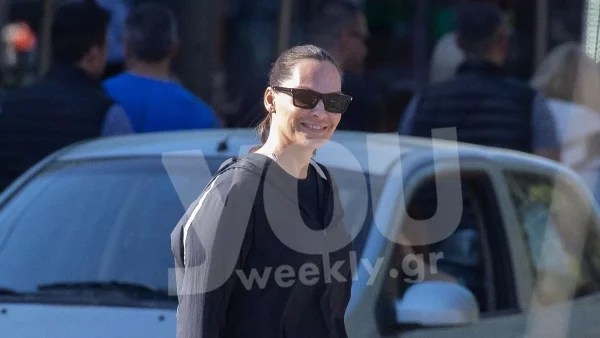 Στο πλευρό του Αντώνη Ρέμου η Υβόννη Μπόσνιακ με πιο κοντό μαλλί από ποτέ