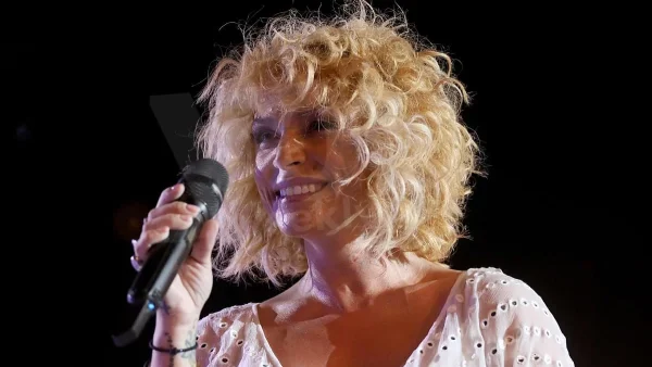 Πλήθος κόσμου στη συναυλία της Ελεονώρας Ζουγανέλη - Αποκλειστικές φωτογραφίες