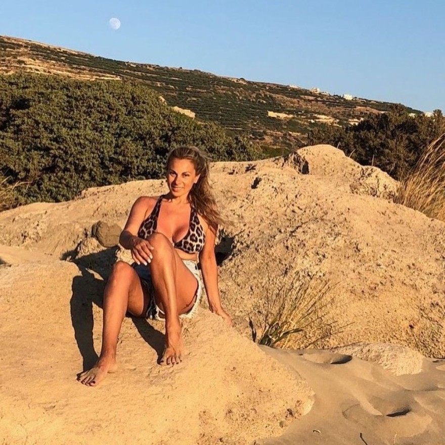 Η Ζώζα Μεταξά με μαγιό