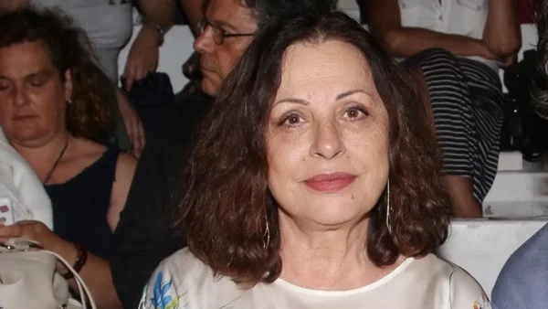 «Όταν υιοθέτησα το παιδί μου είχα...» - Η ανατριχιαστική εξομολόγηση της Χάρις Αλεξίου