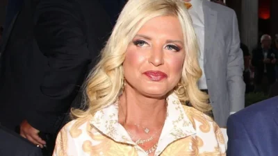 Ο ξέφρενος χορός της Μαρίνας Πατούλη στο μαγαζί της στην Μύκονο - Τραγουδούσε και έστελνε φιλιά